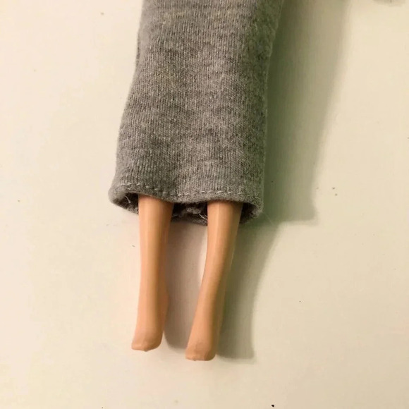 Barbie Doll Mattel Twist and Turn  Bendable Knees China Grey Dress - Picture 11 of 16